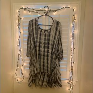 Tie dye patterned flowy shirt, L